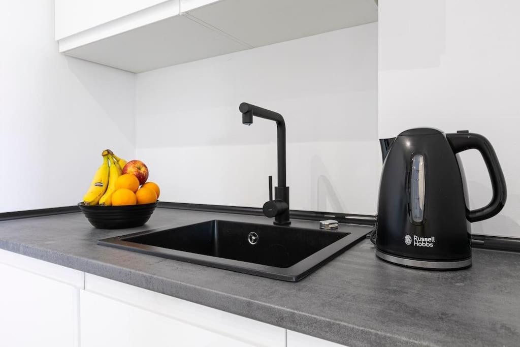 Luxurious In Marina Banus, Puerto Banus Apartment *