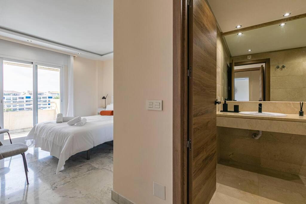 Apartment Luxurious In Marina Banus, Puerto Banus *