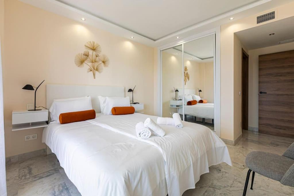 Luxurious In Marina Banus, Puerto Banus Apartment Marbella