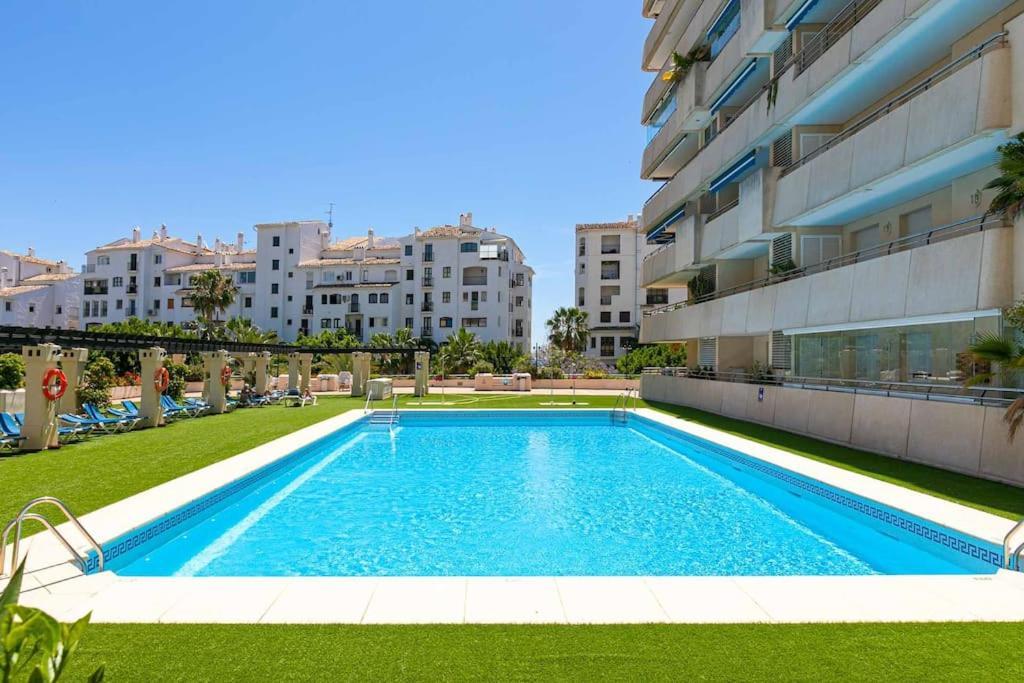 Apartment Luxurious In Marina Banus, Puerto Banus Marbella