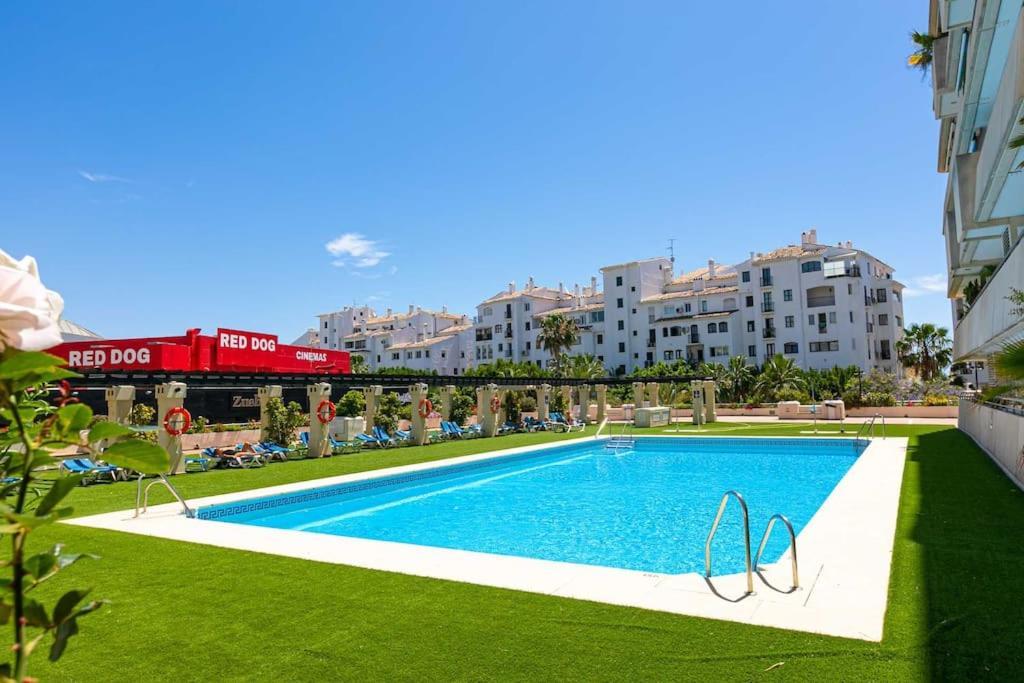 Luxurious In Marina Banus, Puerto Banus Apartment Marbella